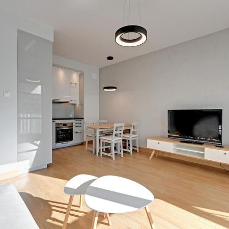 Holiday Apartment Near The Sea - Free Private Parking 그단스크 외부 사진