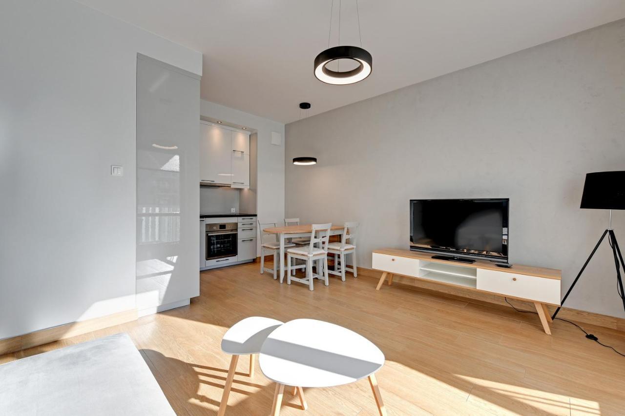 Holiday Apartment Near The Sea - Free Private Parking 그단스크 외부 사진